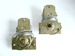 RH FRONT DOOR WINDOW LIFT - 1100